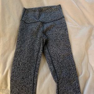 Lululemon cropped pant
